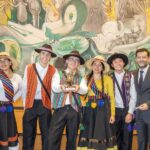 César Gavilán junto a integrantes de Flor en la Arena