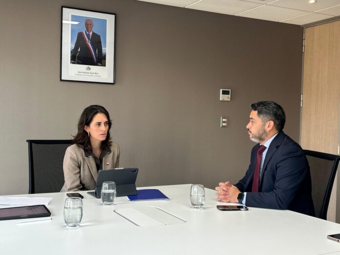 Gobernador Carvajal pide nuevos criterios para preparar obras públicas ante lluvias y eventos extremos