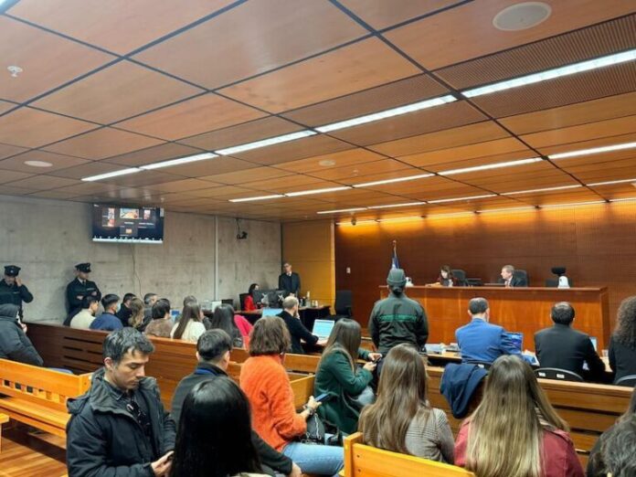 Nueve médicos son condenados hasta a 21 años de cárcel por fraude de licencias falsas a Fonasa