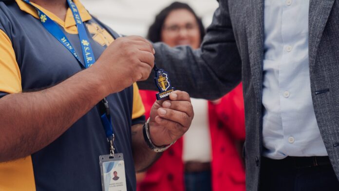 Entregan cinco nuevas ambulancias para reforzar la atención de salud municipal en Iquique y caleta San Marcos