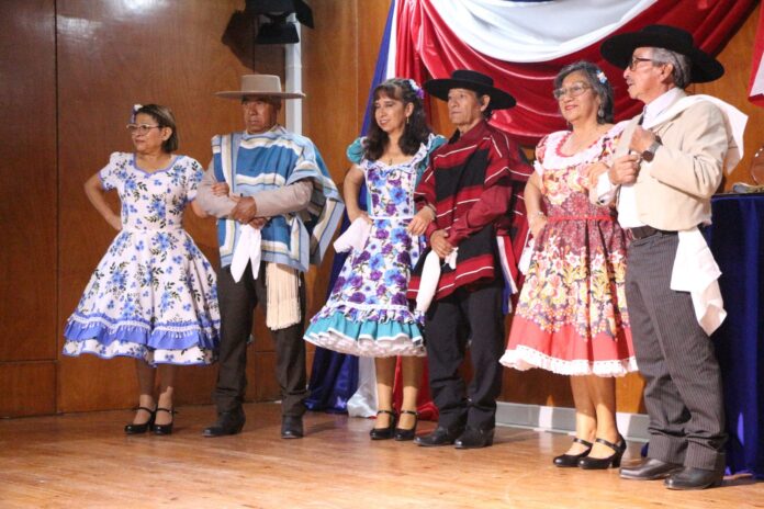 Pareja de Pica gana el Campeonato Regional de Cueca del Adulto Mayor y representará a Tarapacá en la fase nacional