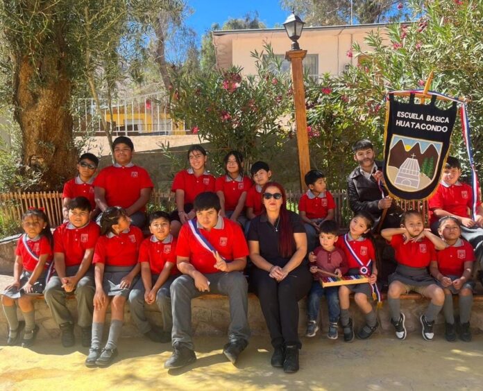 Fiestas Patrias reúnen a la comunidad de Huatacondo en torno a la escuela rural