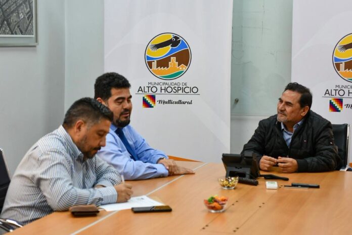 Municipio de Alto Hospicio y Sercotec coordinan apoyo para emprendedores de la comuna