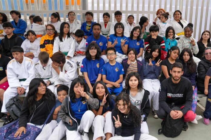 Inauguran albergue deportivo municipal con capacidad para 80 personas en Alto Hospicio