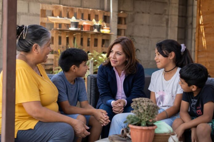 Delegada Presidencial visitó a familia de Tarapacá beneficiaria del Bono Extraordinario de Apoyo a la Niñez