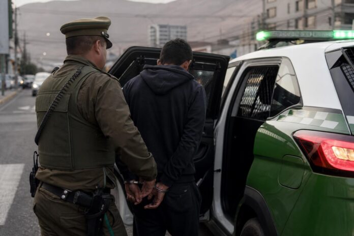 Condenan a cinco años y un día de cárcel a sujetos que asaltaron a adolescentes en Cavancha