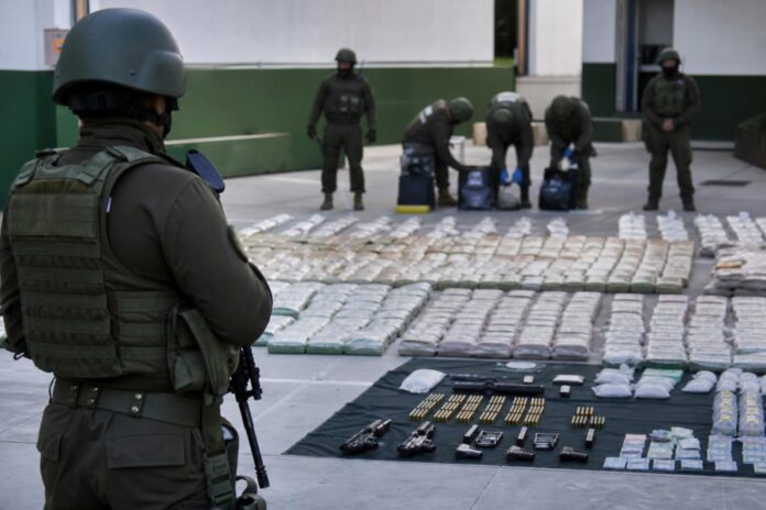 Operativo del OS7 de Iquique deja ocho detenidos e incautación de más de una tonelada de droga
