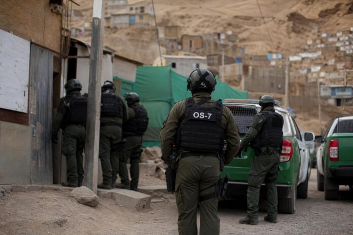 Seis detenidos y cerca de 3.750 dosis de droga incautadas tras operativo del OS-7 en Iquique y Alto Hospicio