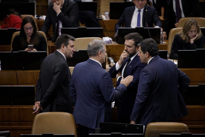Errores de coordinación y disputas internas marcan semana del Gobierno en el Congreso