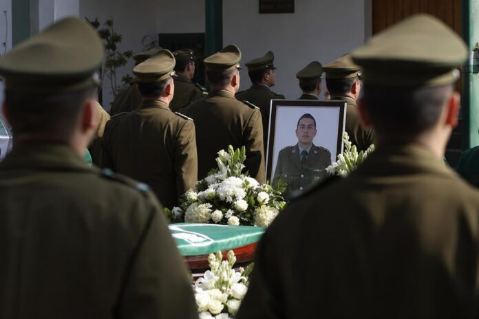 Carabineros anuncia ascenso póstumo de cabo Cristopher Aguilera a suboficial mayor