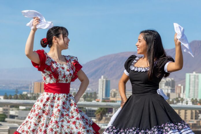 AFS Chile reúne a influencer de baile con exestudiante japonesa que vivió en Iquique