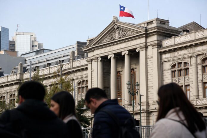 Dominga mantiene abierta una vía administrativa tras retiro de recursos ante la Corte Suprema