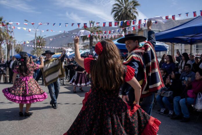 240 usuarios de los Programas Calle participaron en actividades de Fiestas Patrias en Tarapacá