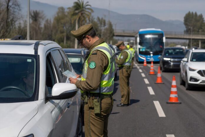 Carabineros reporta tres fallecidos y 52 detenidos en primer balance carretero de Fiestas Patrias