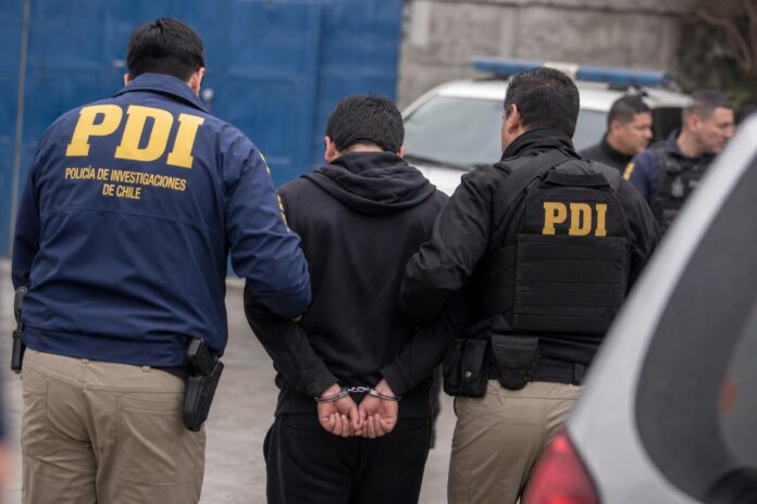 Decretan prisión preventiva para subcomisario de la PDI y otros tres imputados por red de secuestros