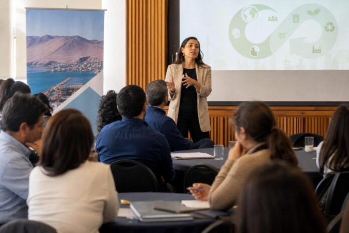 Taller aborda oportunidades para una manufactura sostenible en Tarapacá