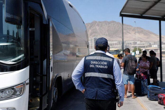 Dirección del Trabajo cursó 87 multas en fiscalización a buses interurbanos durante Fiestas Patrias