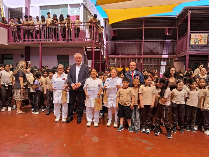 Educación y Junaeb Tarapacá reconocen labor de manipuladoras de alimentos en Iquique