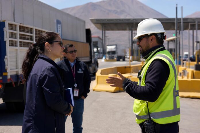 Directora Nacional (s) de Aduanas revisa operación y avances de unidades en Tarapacá