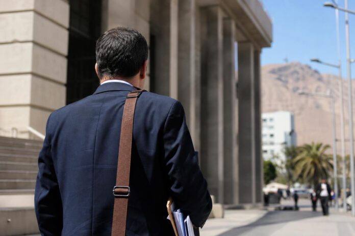 Tribunal declara culpable a exfuncionario municipal de Iquique por cohecho agravado en el Caso LED
