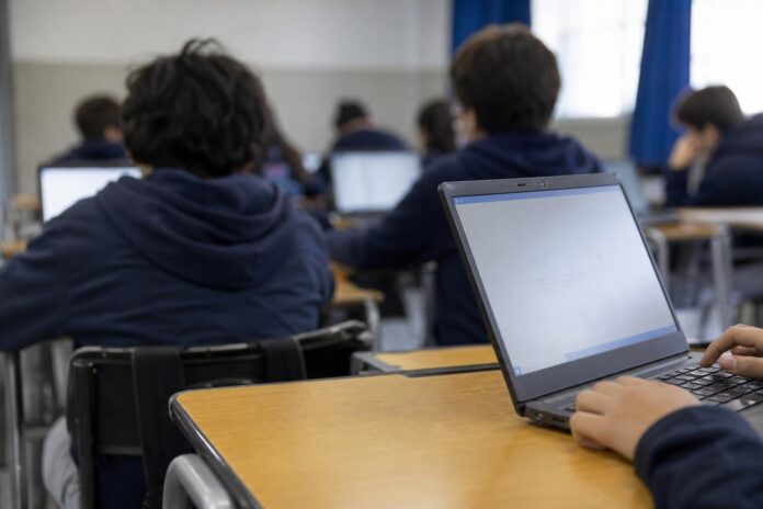 Diputado socialista cuestiona falta de recursos para el programa Yo Elijo mi PC en el Presupuesto 2027