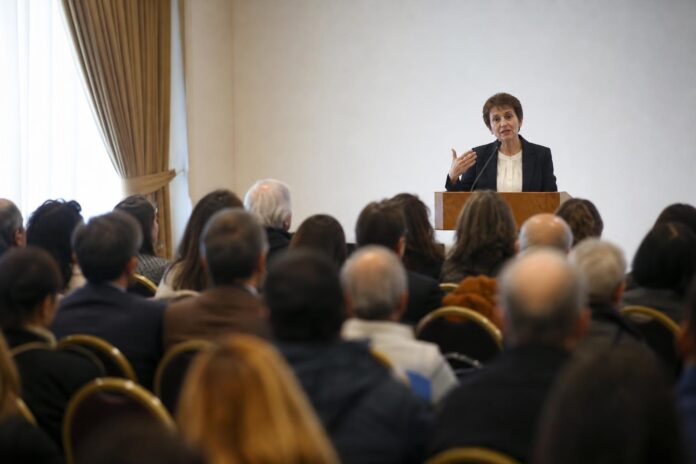 Carolina Tohá cuestiona el concepto de centroizquierda y llama a ampliar la identidad de la izquierda