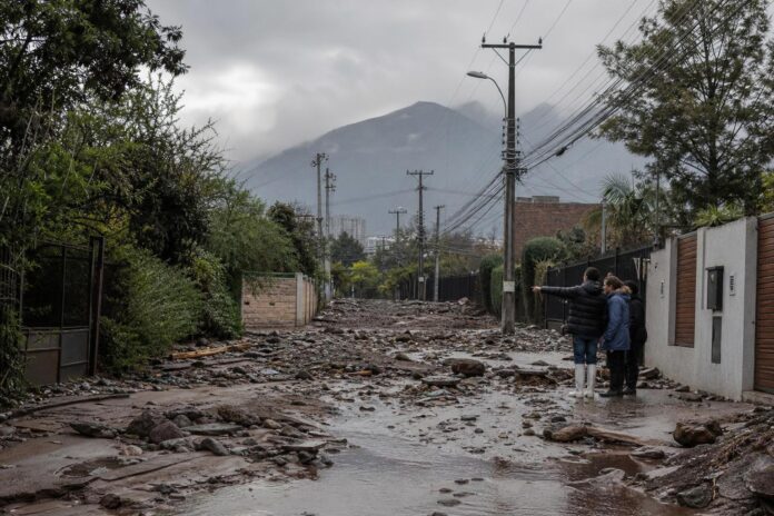Venezuela expresa solidaridad con Chile tras aluviones y lluvias en Las Condes