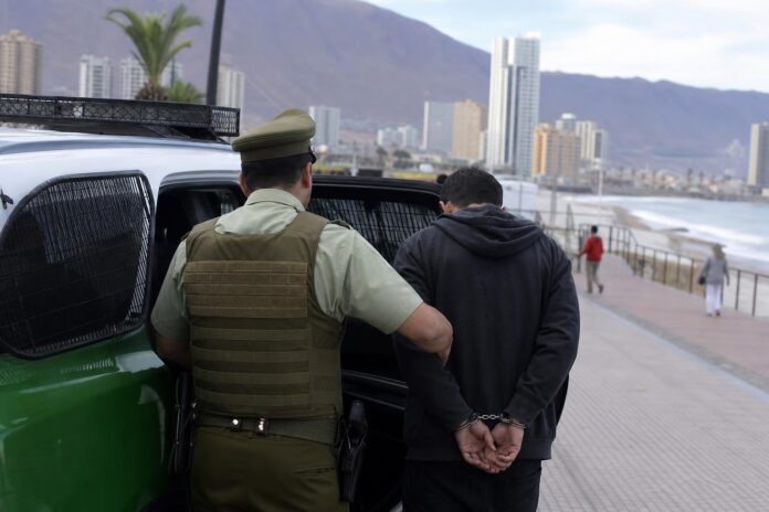 Condenan a dos sujetos por robo de celulares avaluados en $7 millones en Iquique