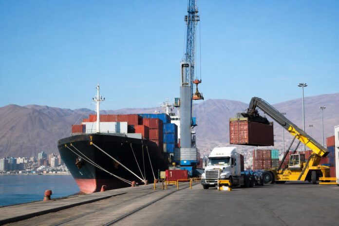 Puerto de Iquique aumenta 8% su transferencia de carga durante septiembre