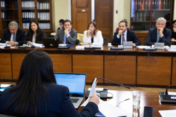 Postergan por una semana votación del presupuesto 2027 para los gobiernos regionales