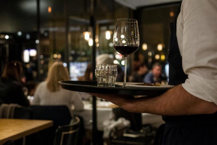 Corte confirma multa a restaurante de Vitacura por estafa denunciada por clientes