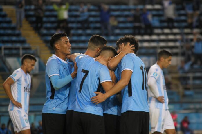 Deportes Iquique golea 4-1 a Magallanes y queda a dos puntos de la liguilla