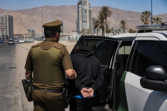 Carabineros detuvo a dos personas por receptación de vehículo robado en Iquique
