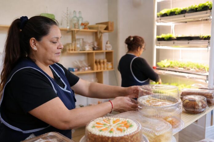 Reabren sala de ventas del Centro de Educación y Trabajo de Iquique