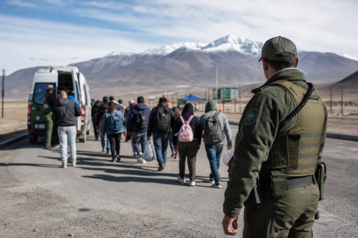Gobierno informa 1.874 expulsiones y una caída de 93,3% en ingresos irregulares durante 2026