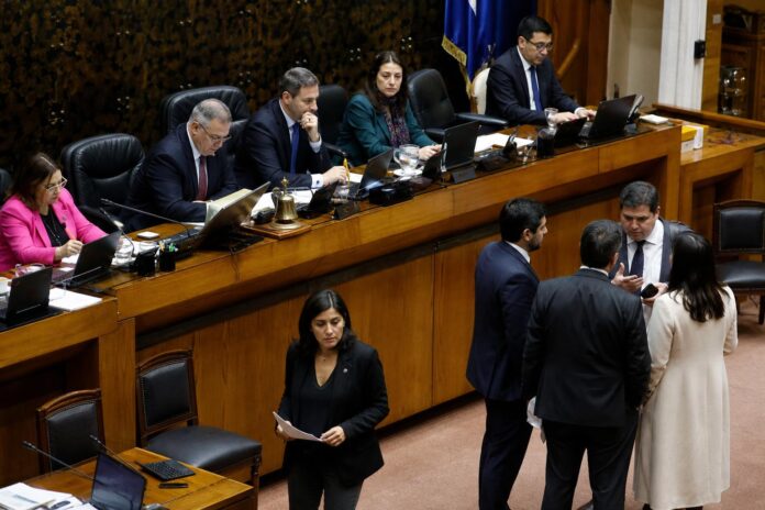 PPD exige reparar el daño tras salida de senador Araya de la Comisión de Constitución