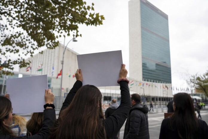 Contracampaña internacional influyó en retiro de Bachelet de la carrera por la Secretaría General de la ONU