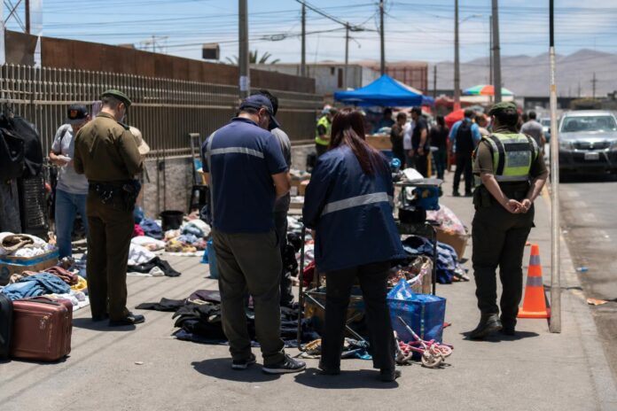 Fiscalización en Alto Hospicio deja decomisos, sumario sanitario y citaciones por comercio ilegal