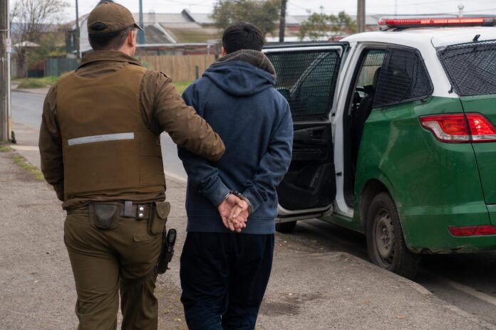 Detienen en Osorno a joven de 18 años requerido por homicidio y tráfico de drogas