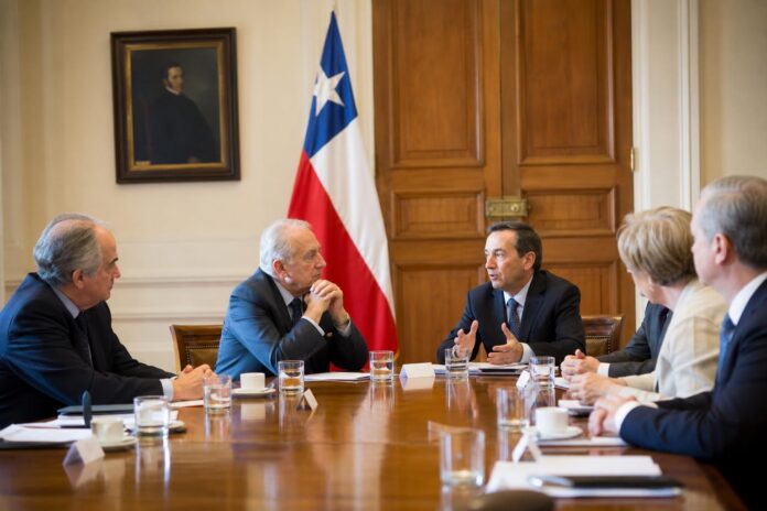 Subsecretario Gonzalo Arenas pide a expresidentes aportar soluciones más que críticas