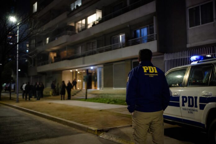Niño de tres años muere tras caer desde un piso 13 en Santiago Centro