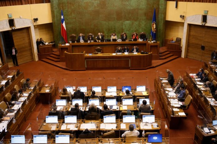 Diputados del PC buscarán interpelar al ministro de Justicia por rebajas de condena a 56 condenados por delitos sexuales contra menores
