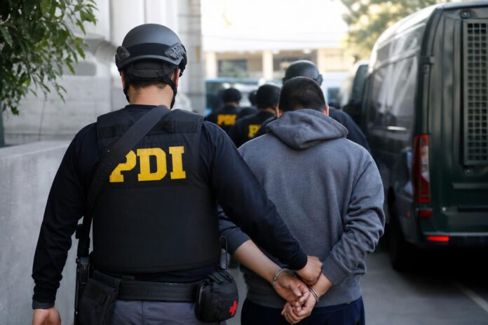 Formalizan a 19 imputados vinculados a presunta célula del PCC en Chile