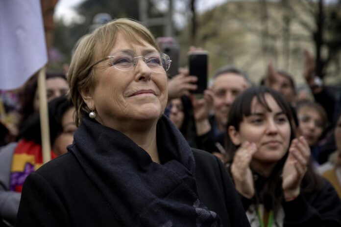 Encuesta posiciona a Michelle Bachelet como principal figura de la centroizquierda