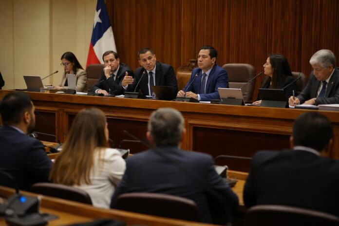 Alcaldes de Iquique y Pica exponen ante el Congreso las principales urgencias de Tarapacá