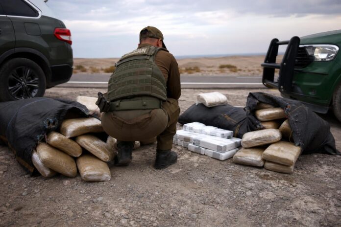 Carabineros incauta más de 122 kilos de drogas durante patrullaje en la Ruta 1