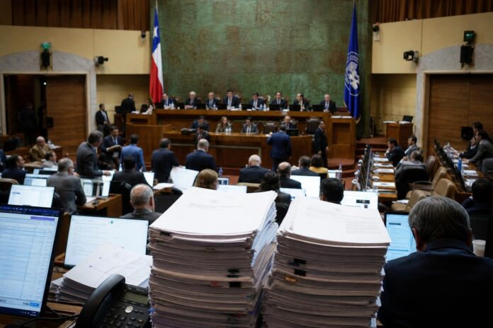 Presupuesto 2027 acumula 3.845 indicaciones y mantiene disputas en salud, educación y gobiernos regionales