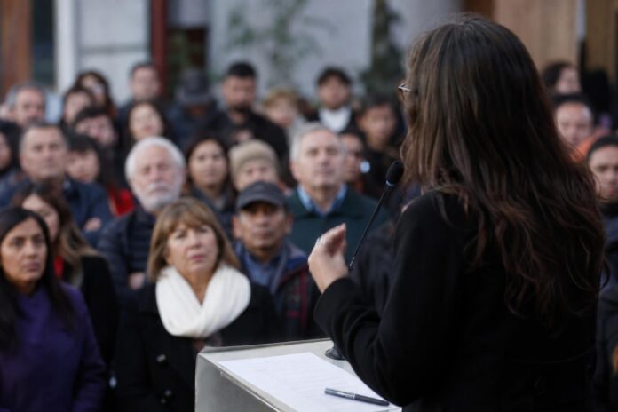 Camila Vallejo defiende liderazgo de Bachelet y pide no centrar debate en candidaturas individuales