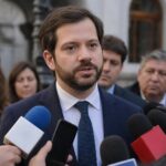 Biministro Claudio Alvarado critica encuentro de Bachelet con dirigentes opositores