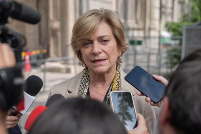Matthei cuestiona explicación de subsecretario Silva por rebajas de condenas